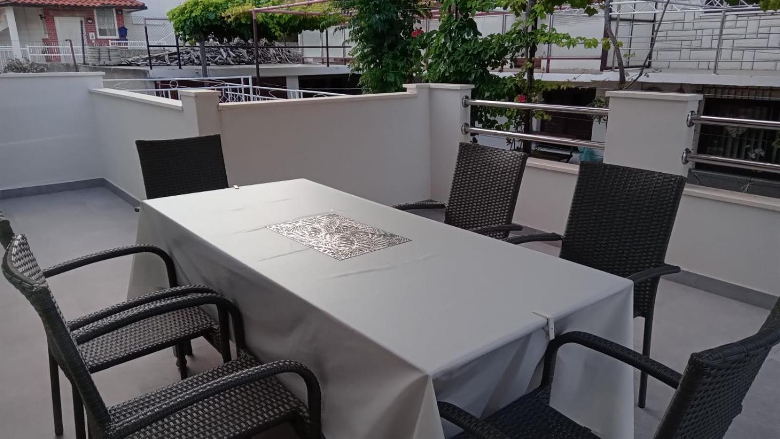 דוגי ראט Apartment Biskupovic מראה חיצוני תמונה